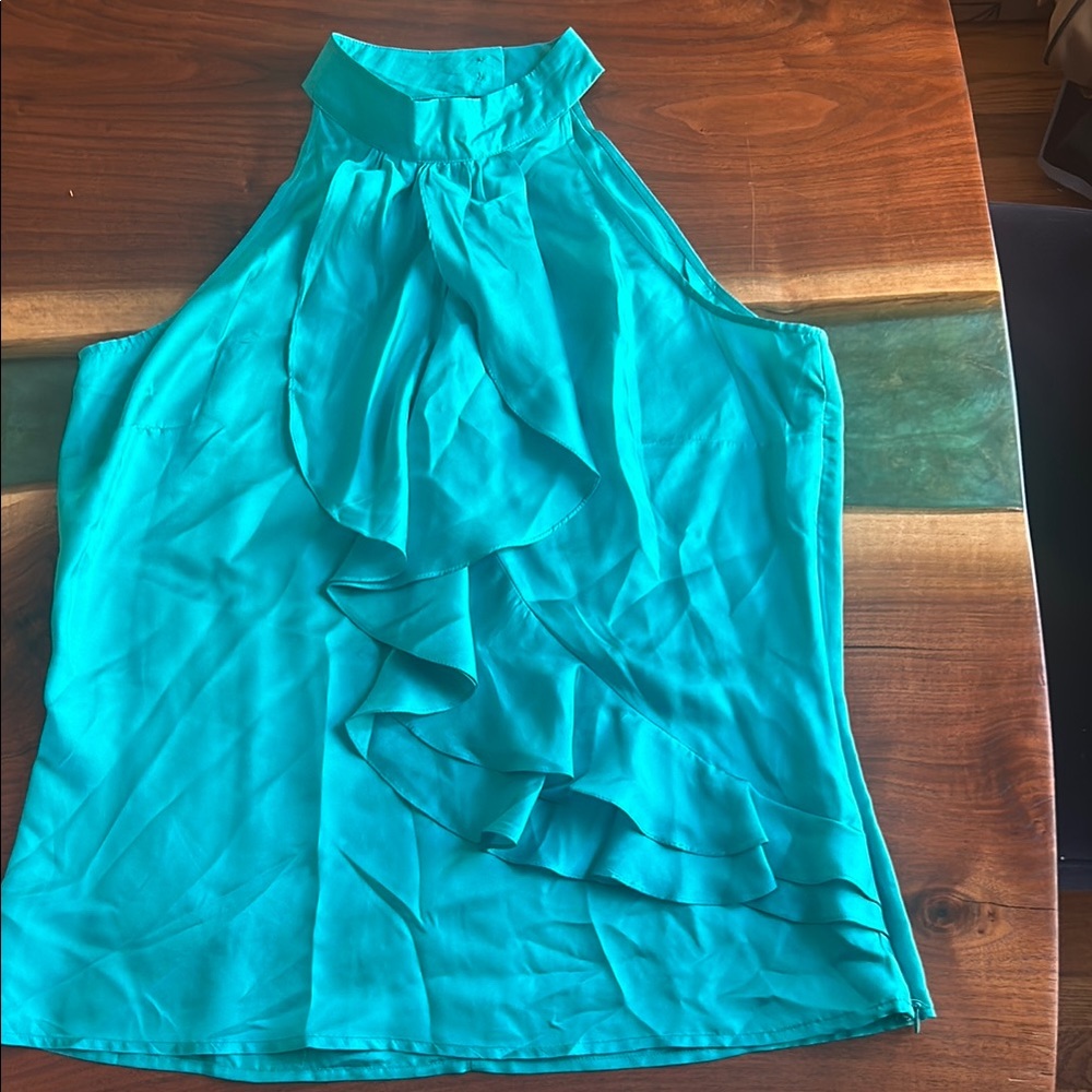Beautiful Cynthia Rowley fitted Turquoise silk sleeveless blouse, NWT